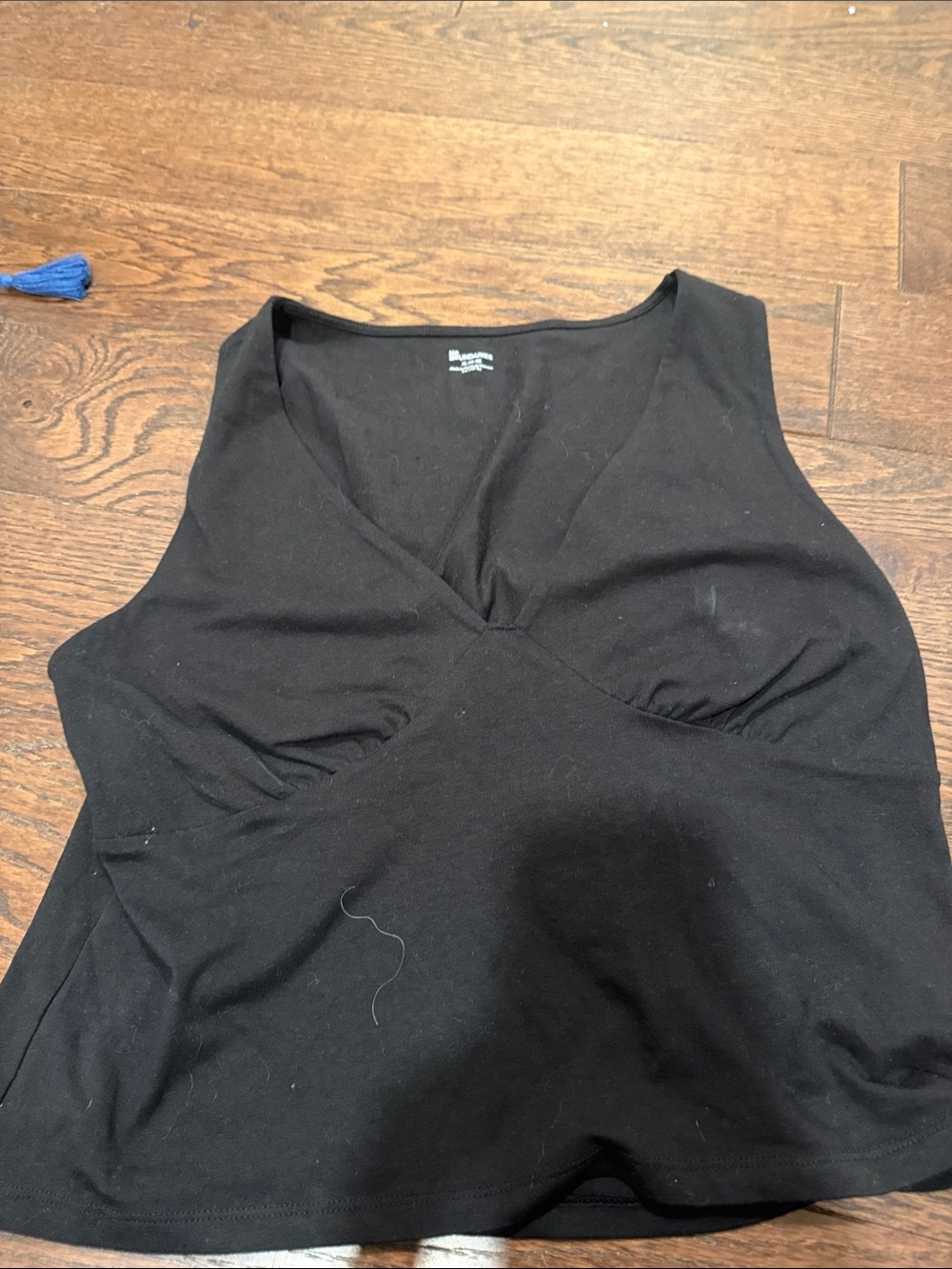 No Boundaries Black V-Neck Sleeveless Tank Top